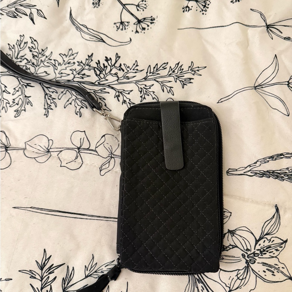 NWOT Vera Bradley Black Quilted Phone Holder Wristlet